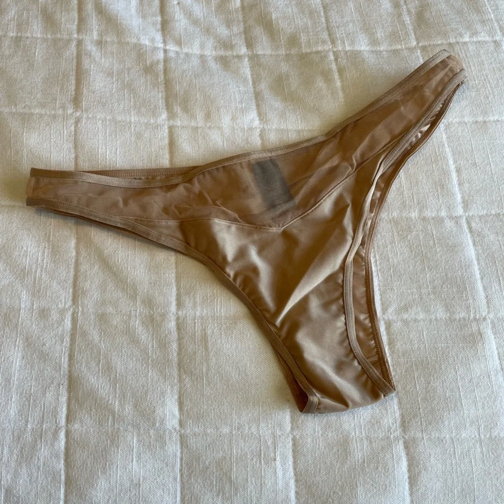 Victoria’s Secret cheeky itsy panties - M - Picture 1 of 3